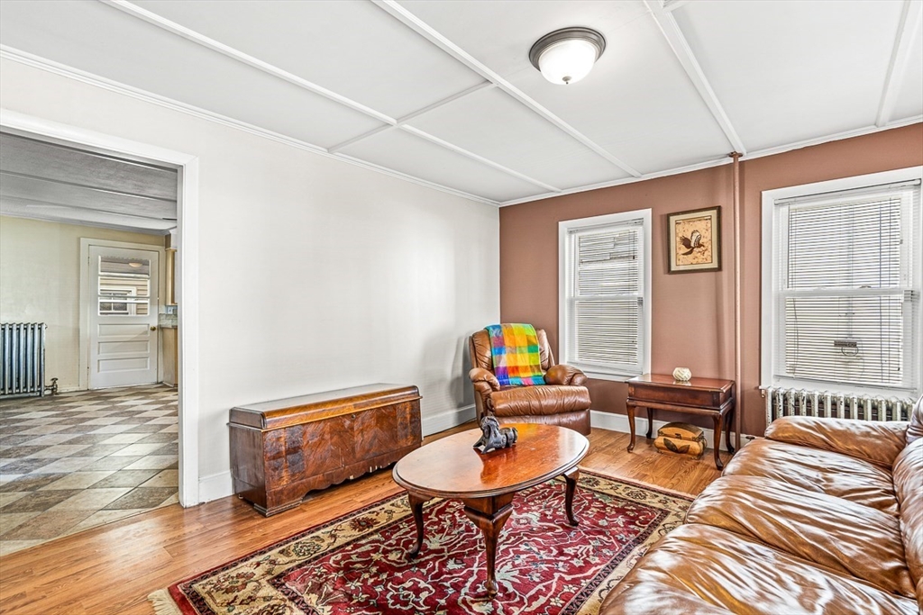2 Mulberry St