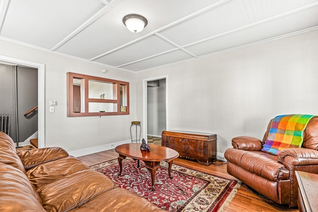 2 Mulberry St