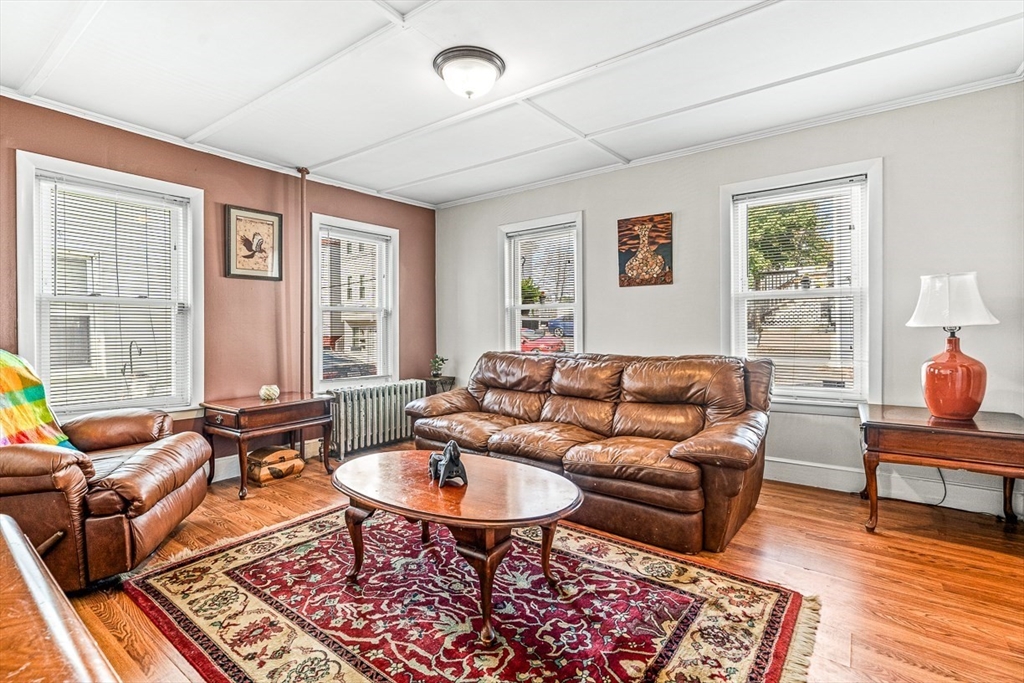 2 Mulberry St