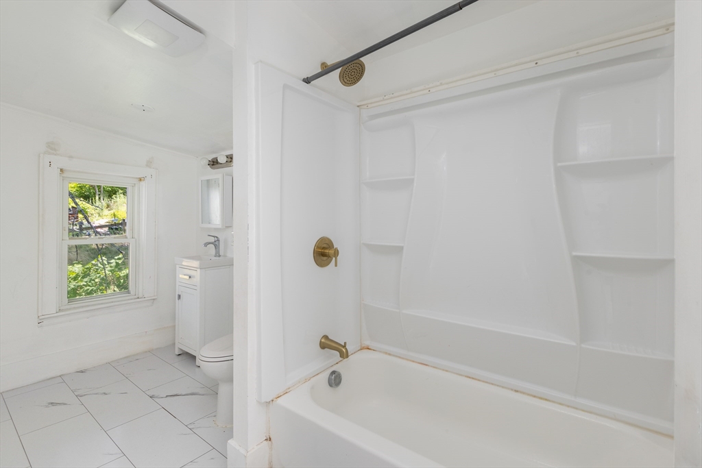 9 Martel St