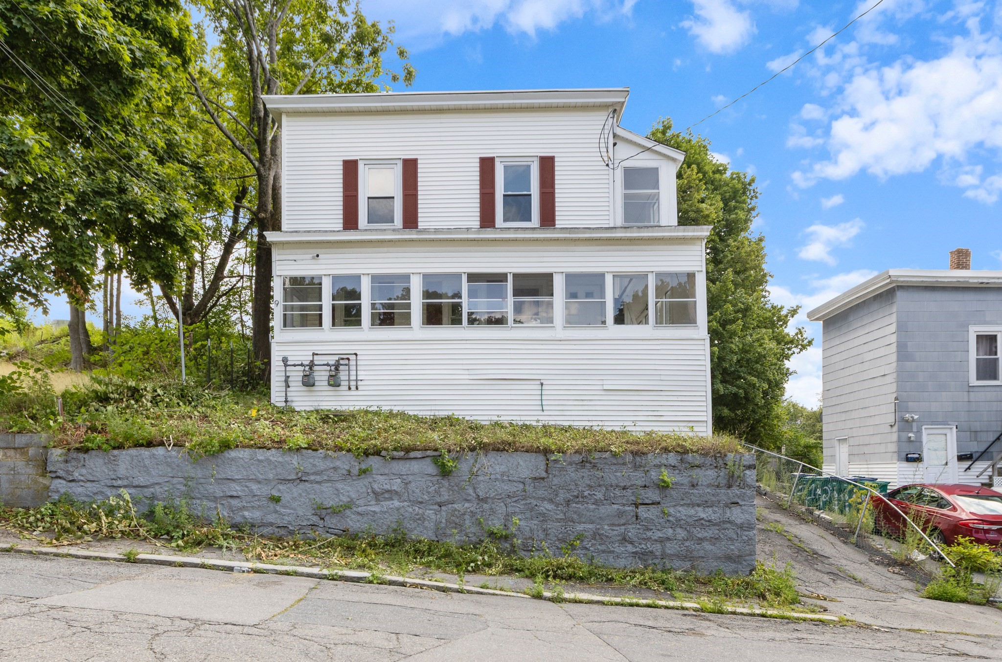 9 Martel St