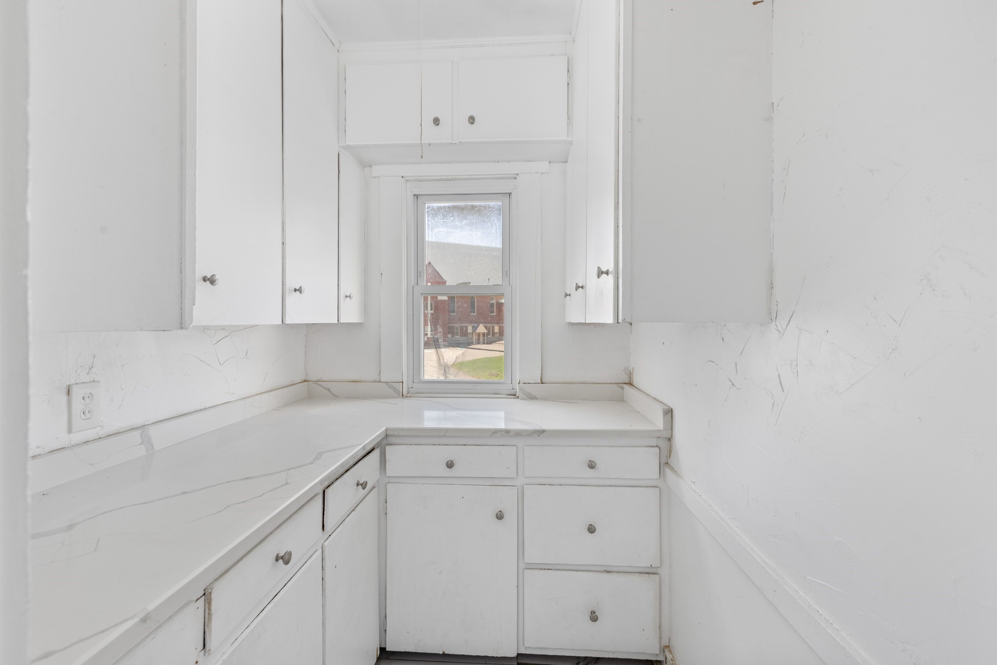 9 Martel St