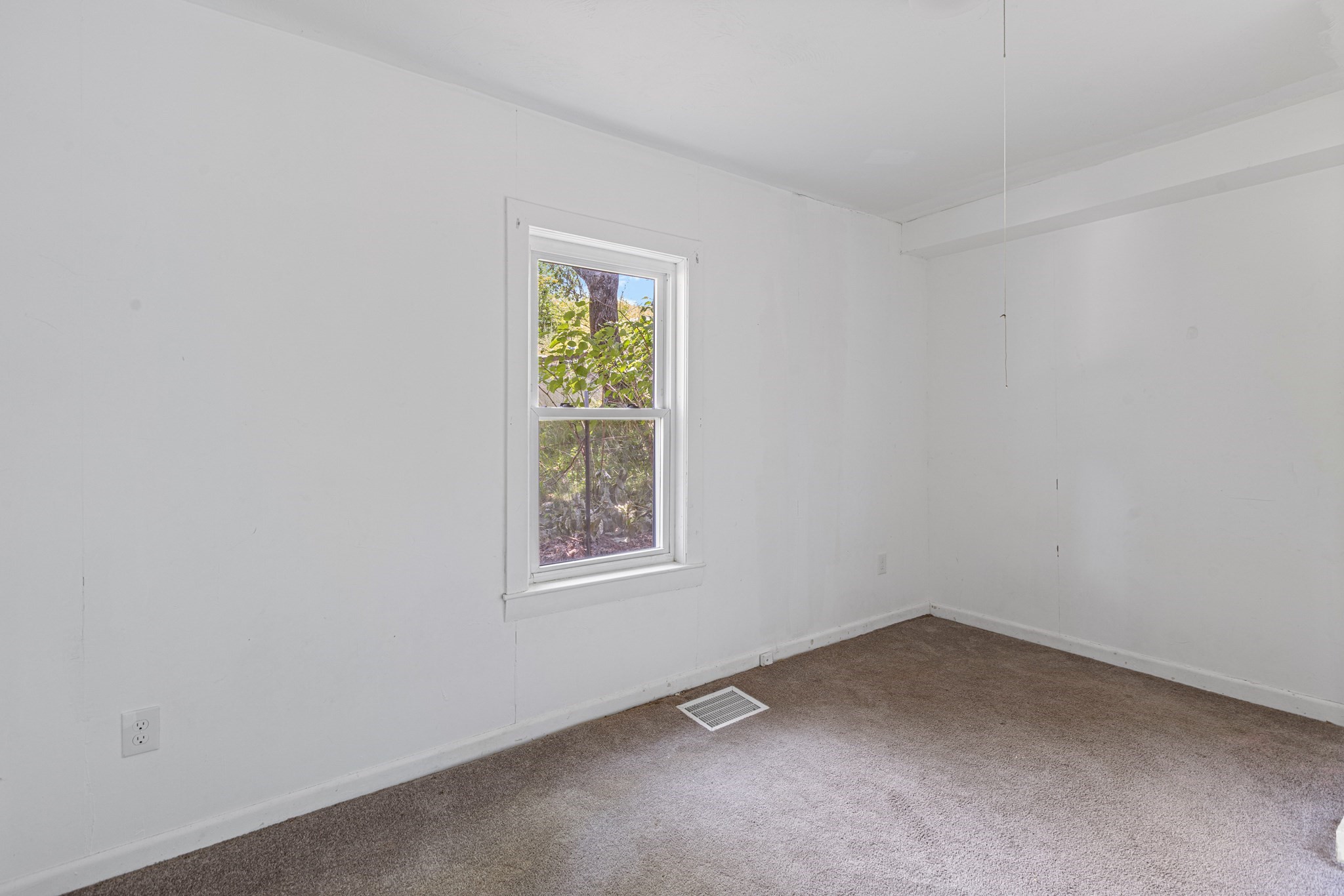 9 Martel St