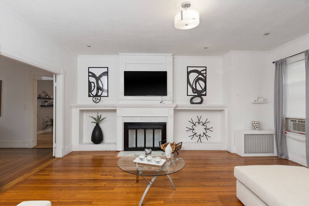 16 Logan St