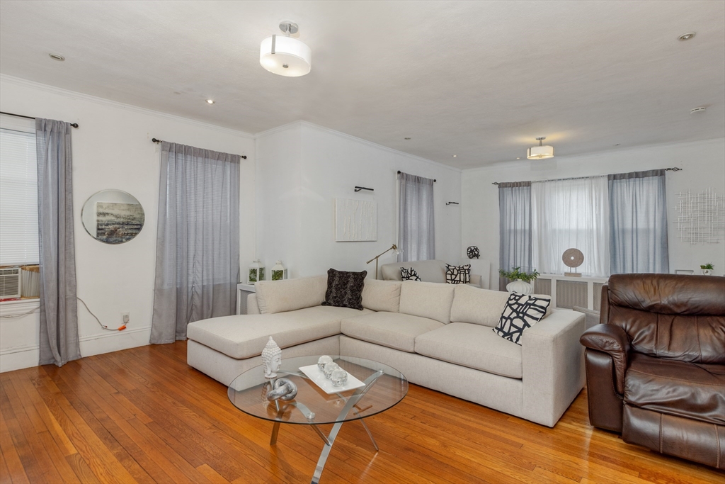 16 Logan St