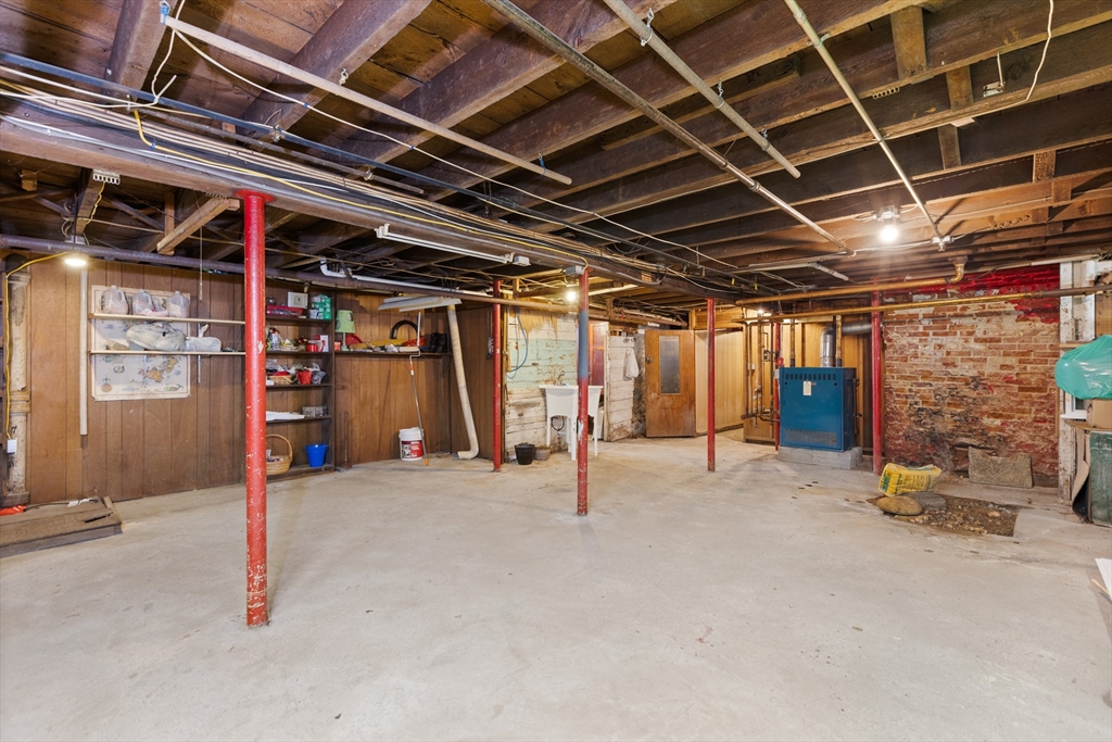 16 Logan St