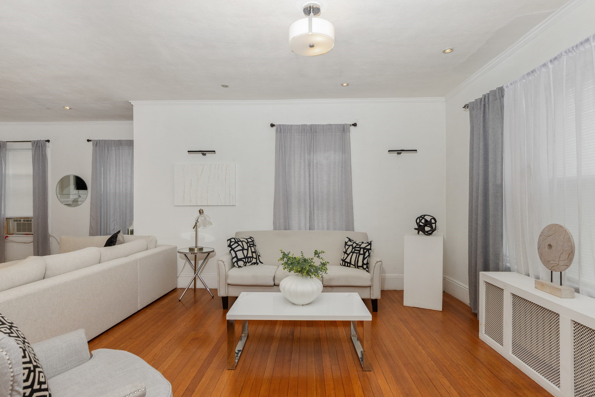 16 Logan St
