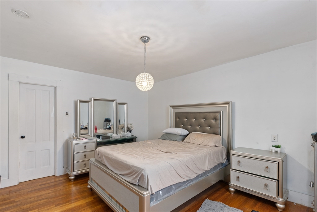 16 Logan St
