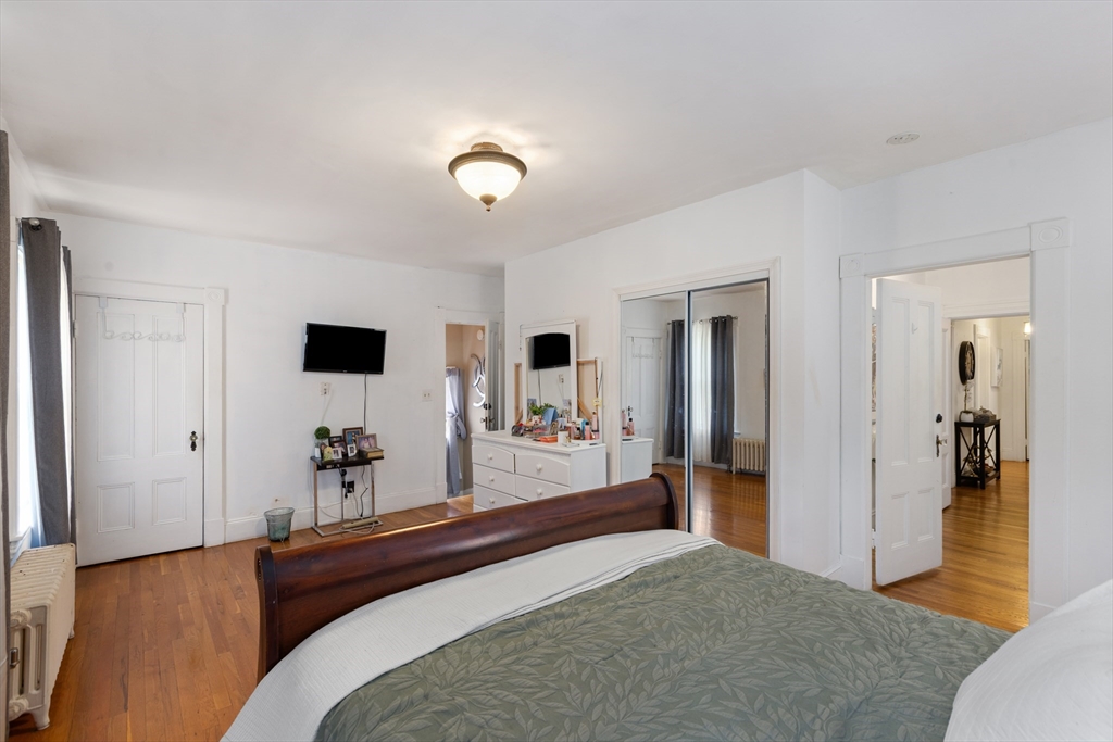 16 Logan St