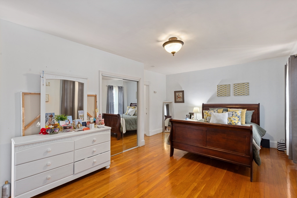 16 Logan St