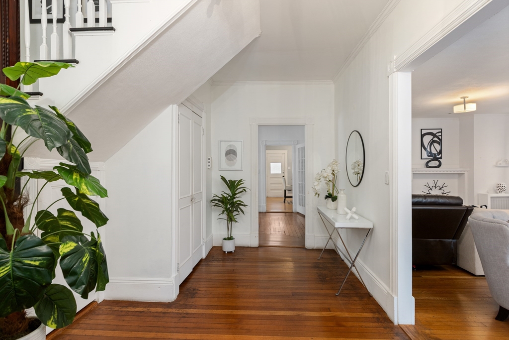 16 Logan St