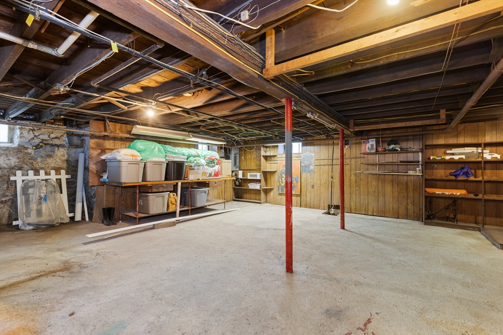 16 Logan St