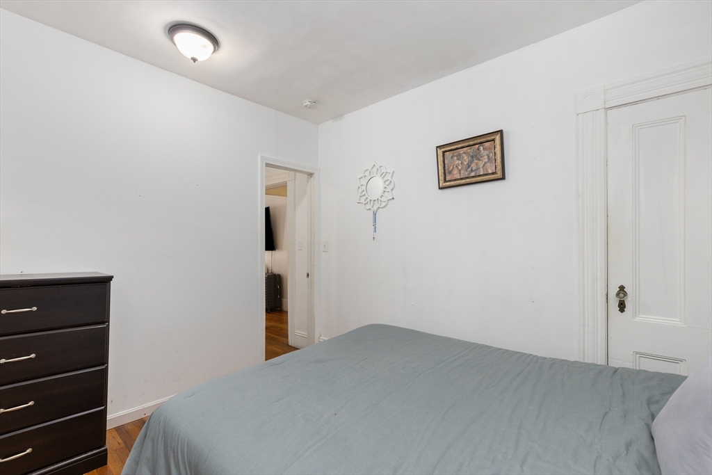16 Logan St