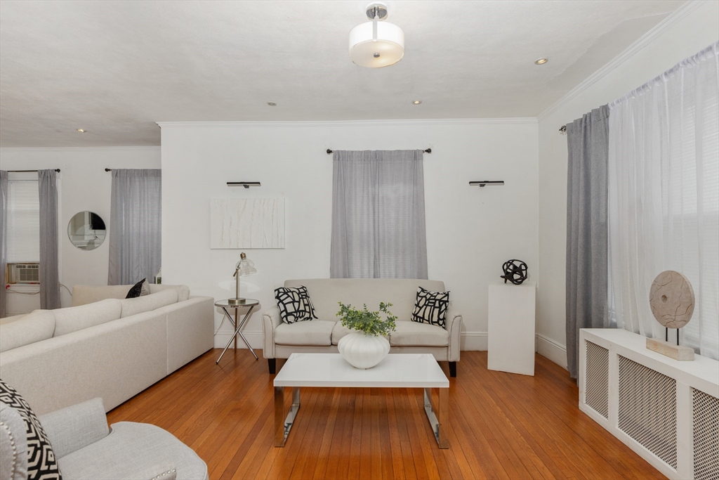 16 Logan St