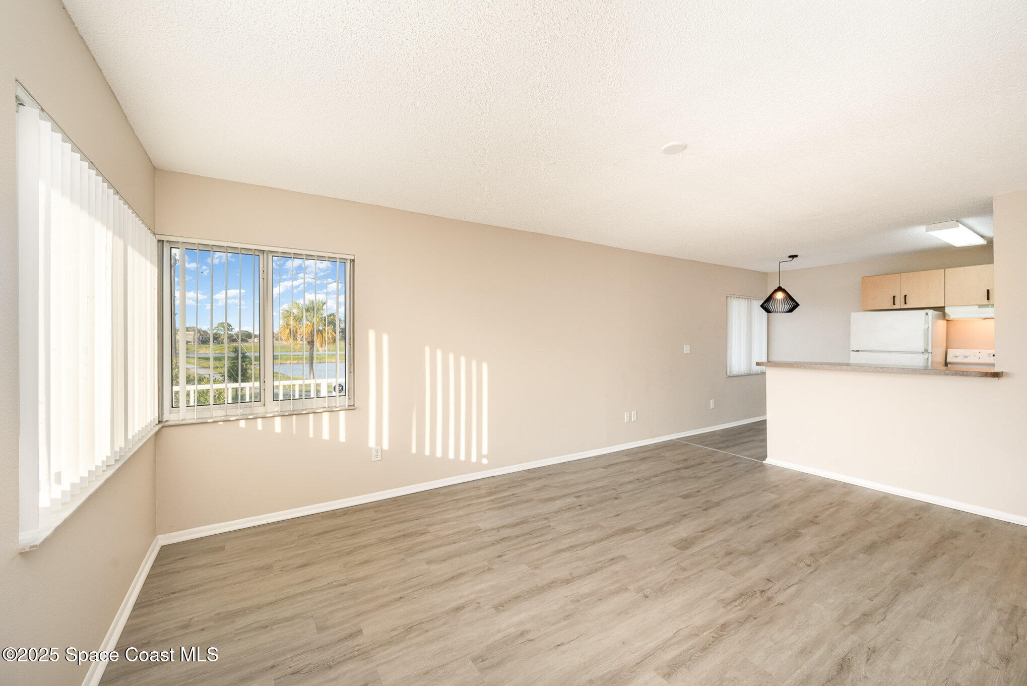800 N Fiske Boulevard, 809