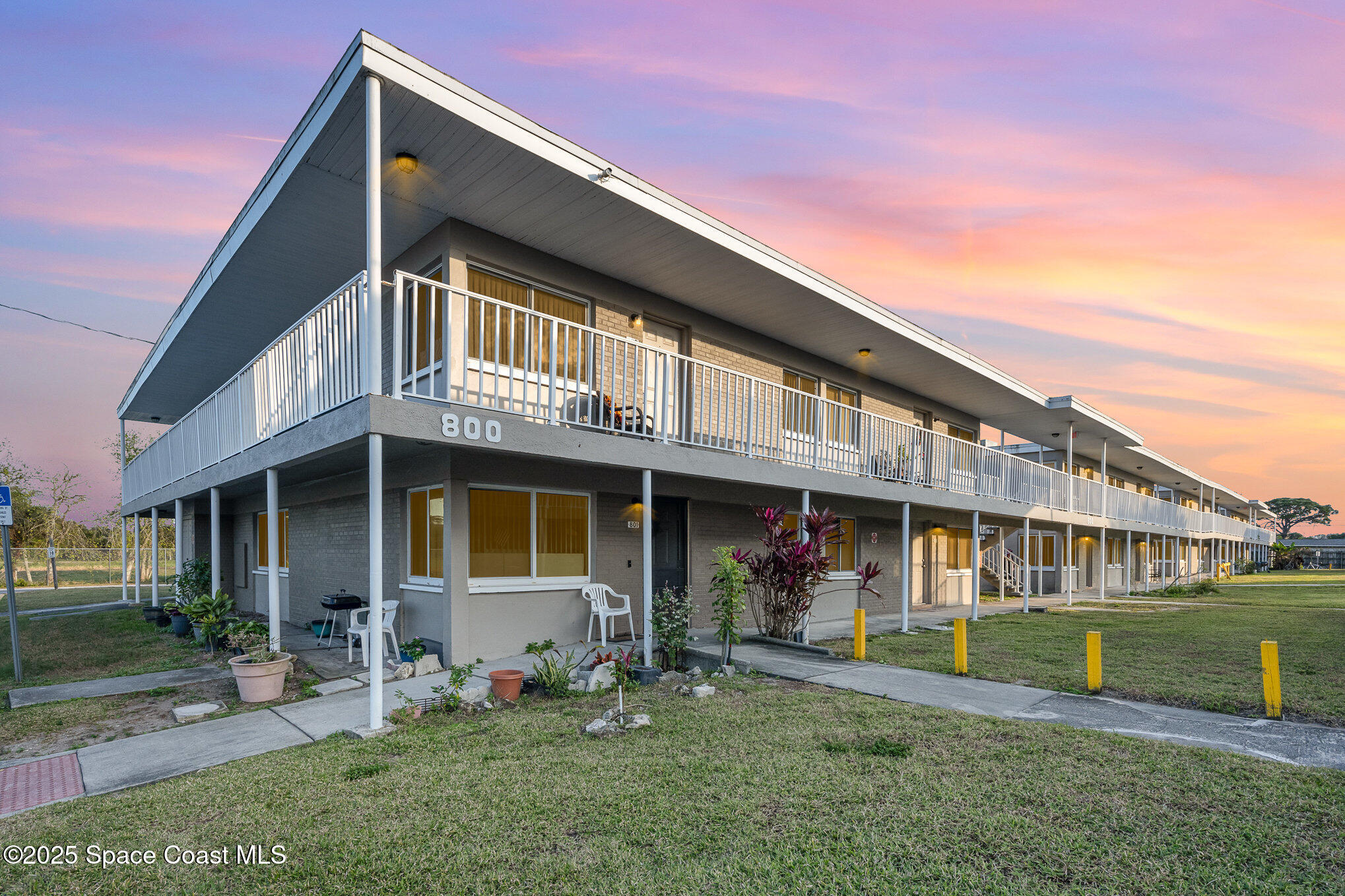 800 N Fiske Boulevard, 809