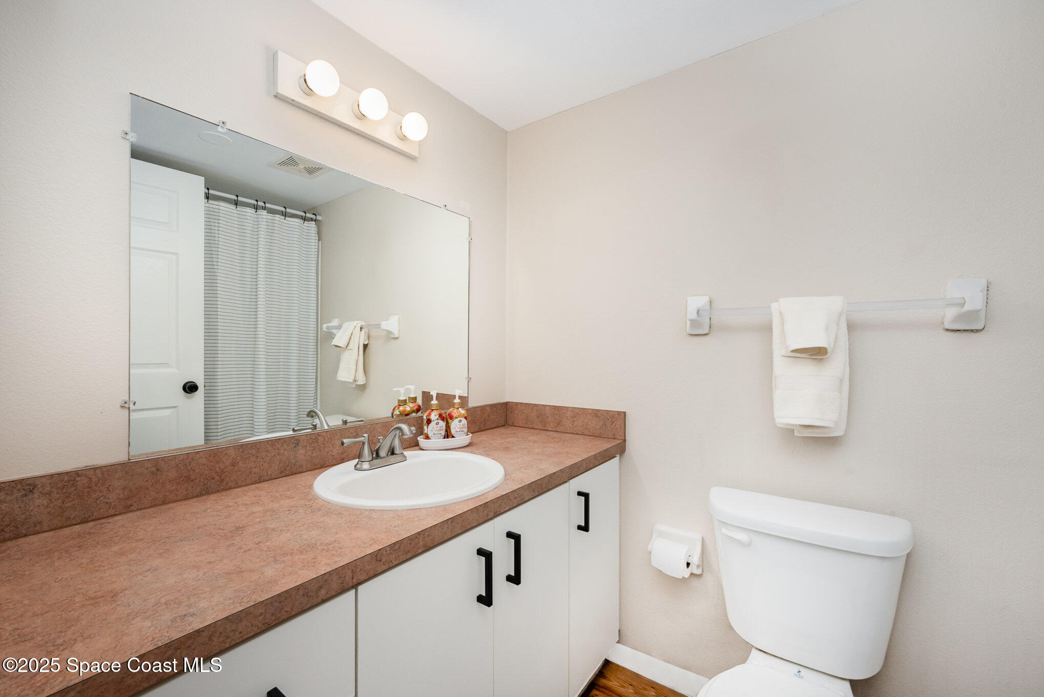 800 N Fiske Boulevard, 809