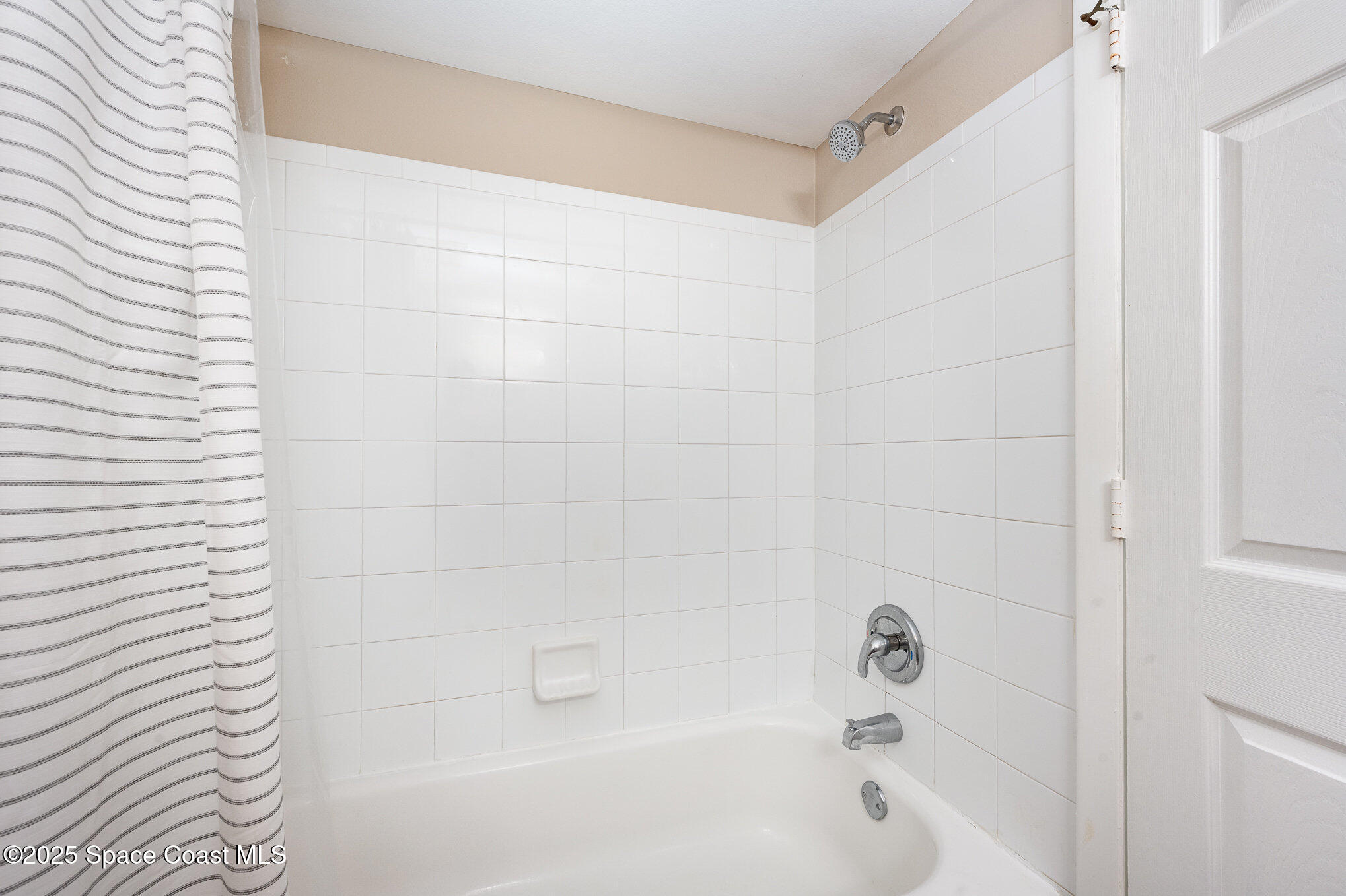 800 N Fiske Boulevard, 809