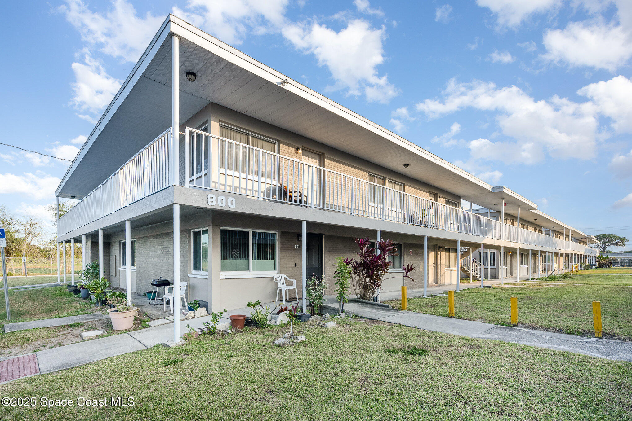 800 N Fiske Boulevard, 809
