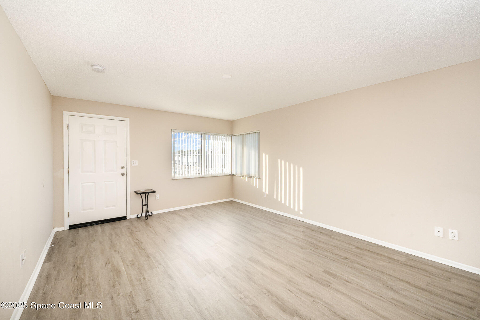 800 N Fiske Boulevard, 809