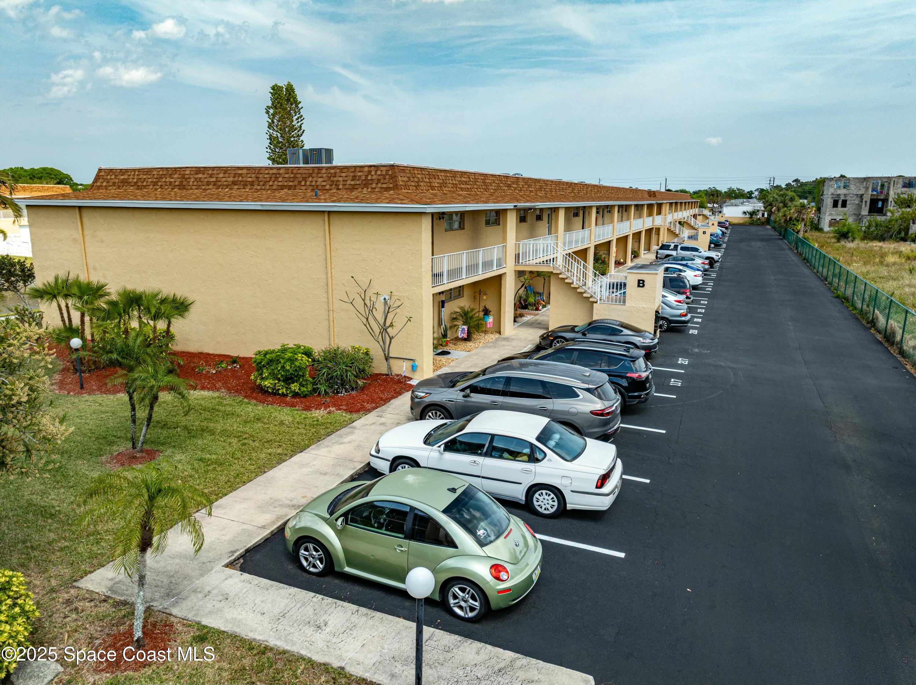 2135 N Courtenay Parkway, 217