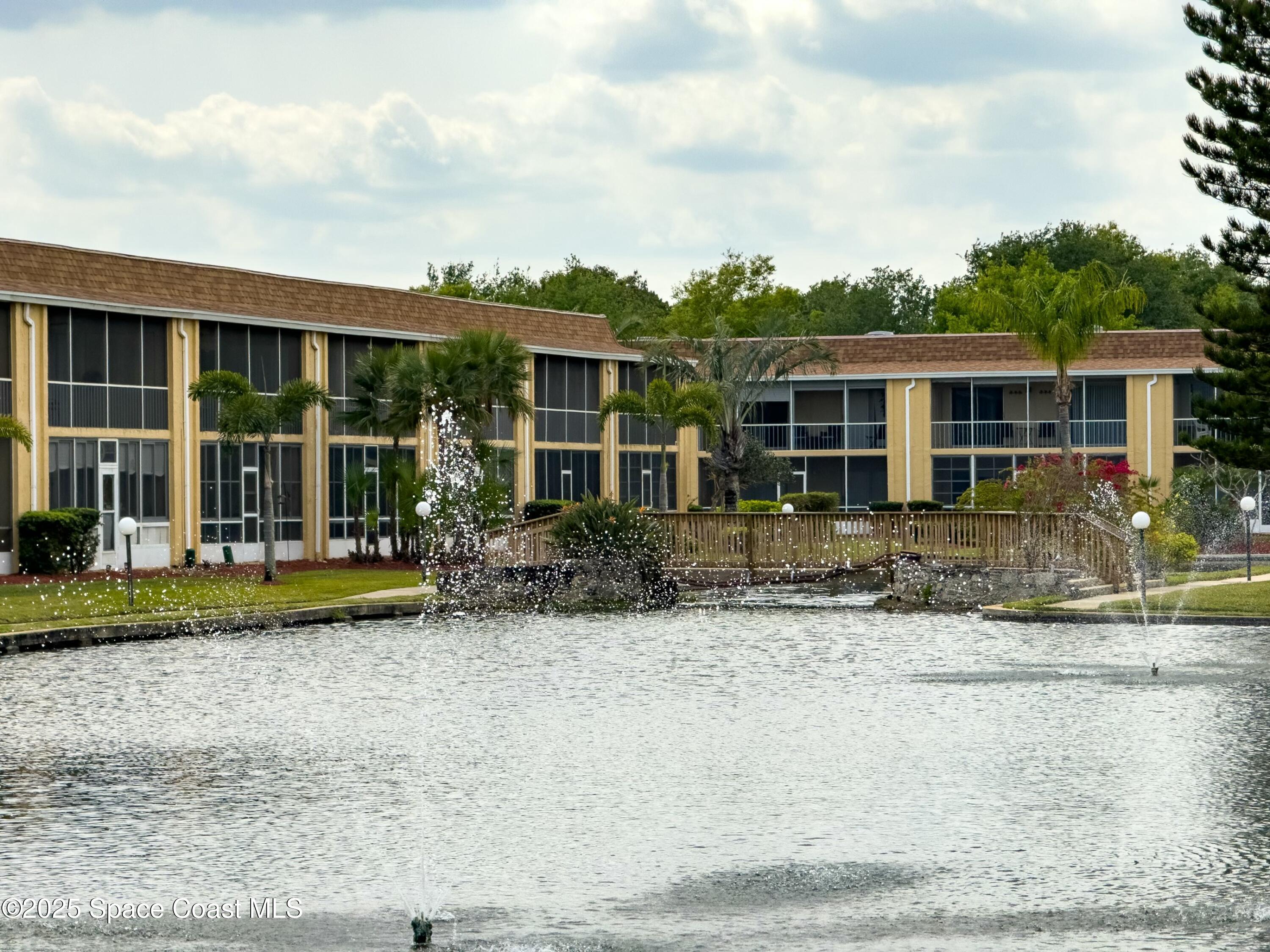 2135 N Courtenay Parkway, 217