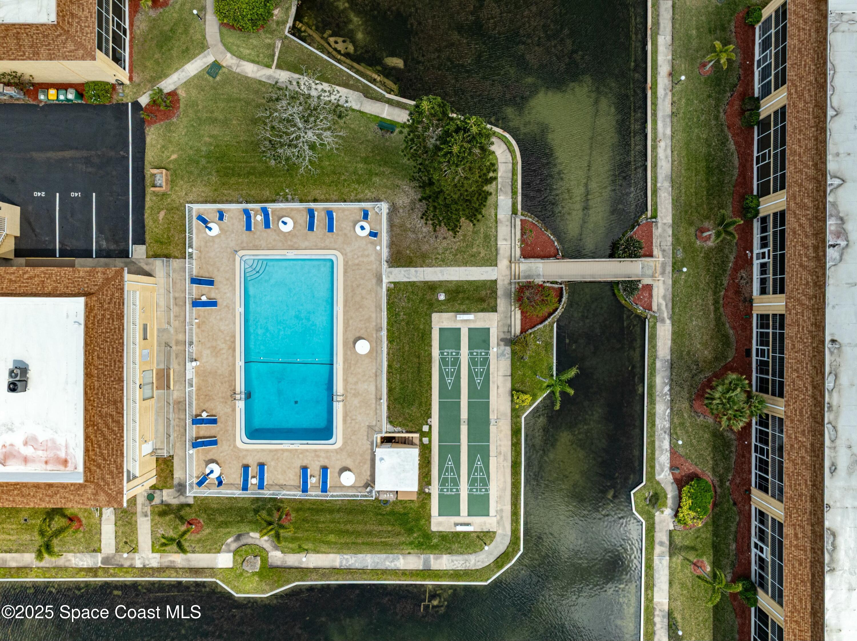 2135 N Courtenay Parkway, 217