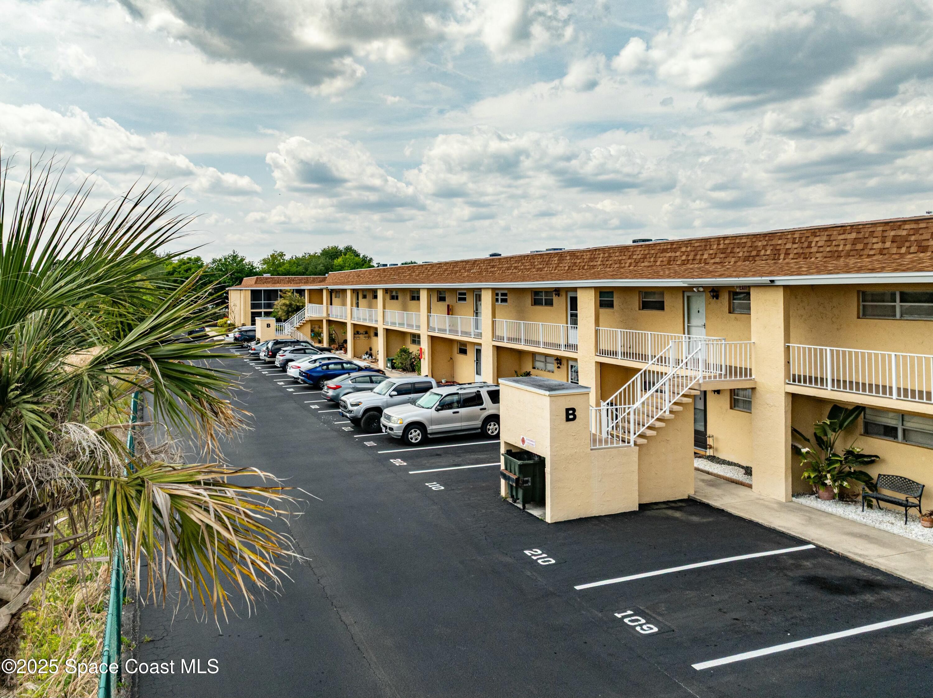 2135 N Courtenay Parkway, 217