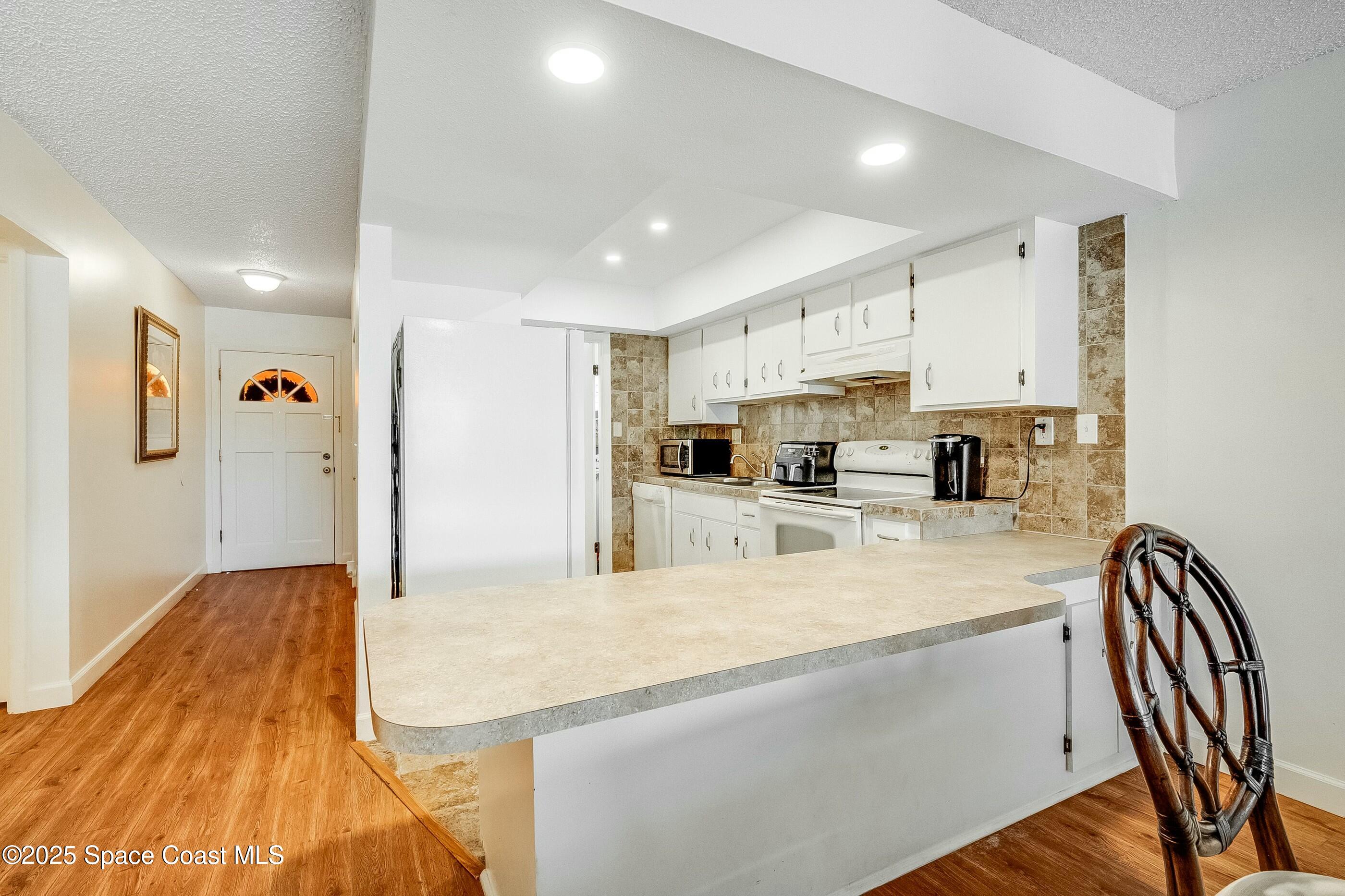 2135 N Courtenay Parkway, 217