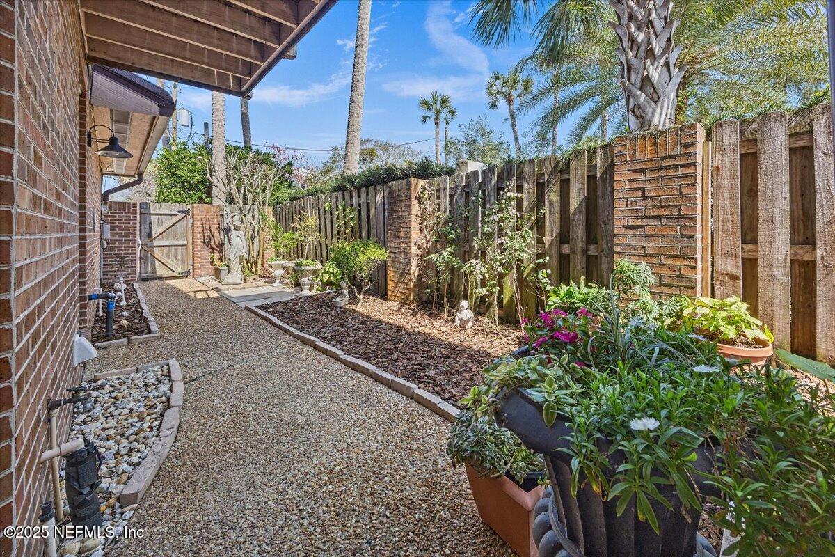 314 8TH Street, A