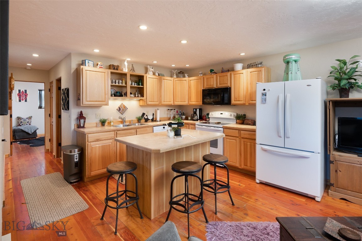 98 Morgan Trail