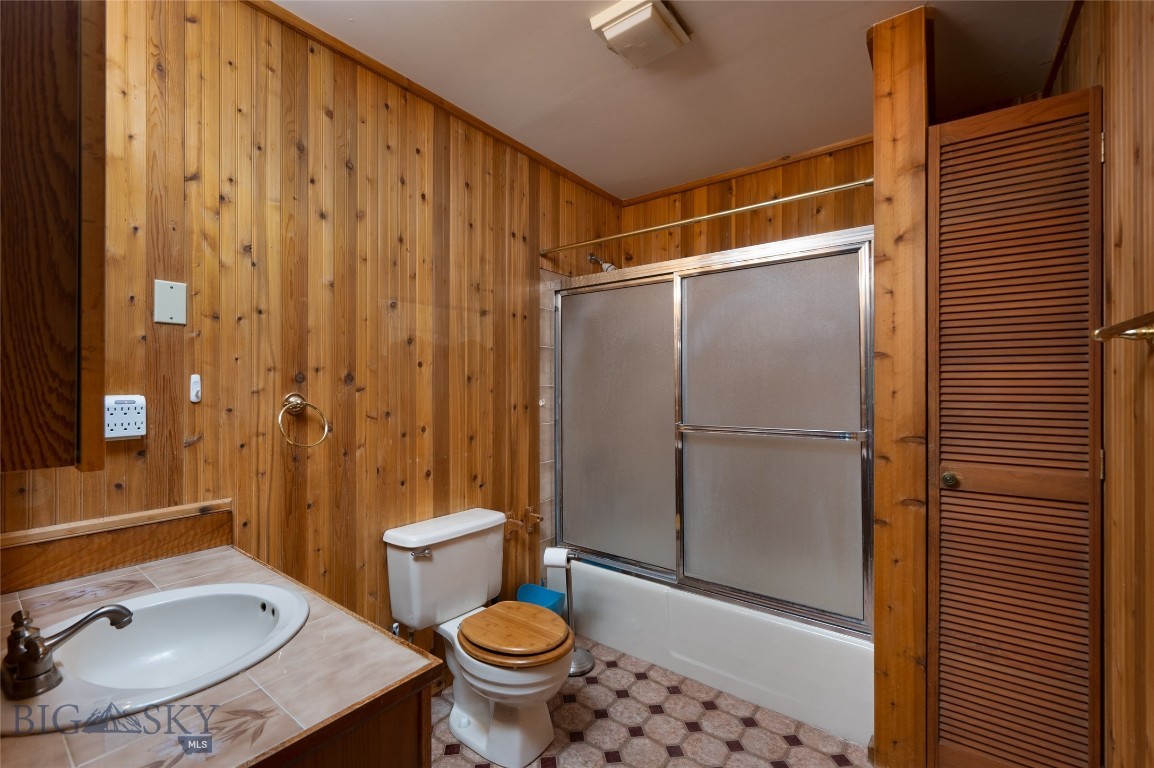 703 Mountain View Drive
