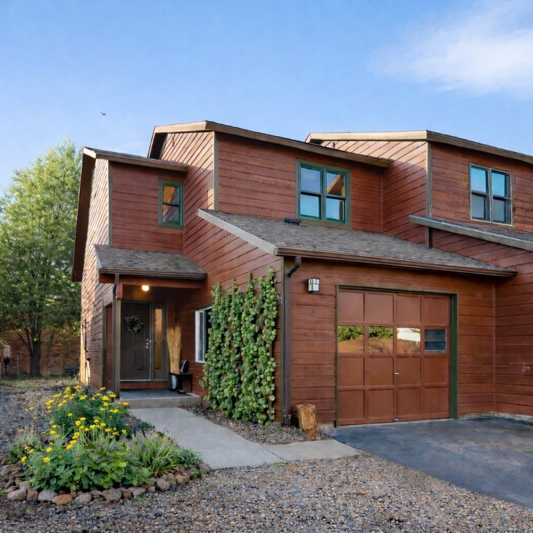 1601 W Olive Street 5