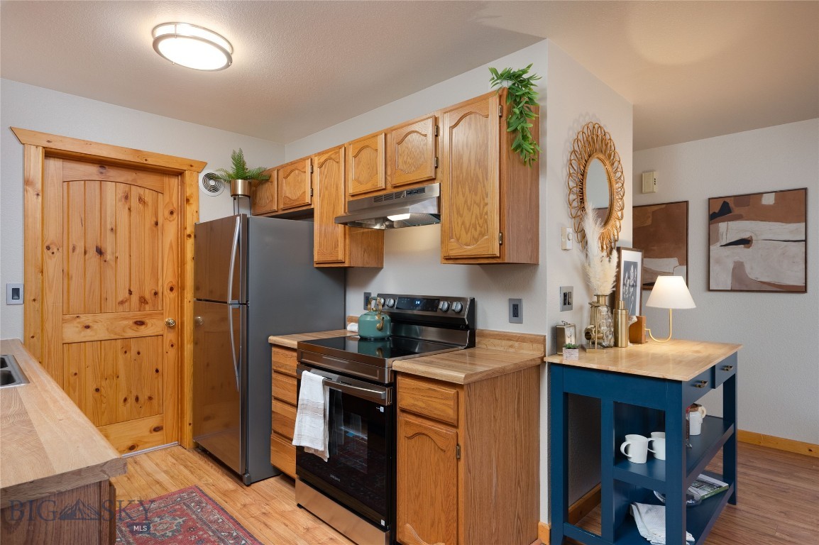 1601 W Olive Street 5