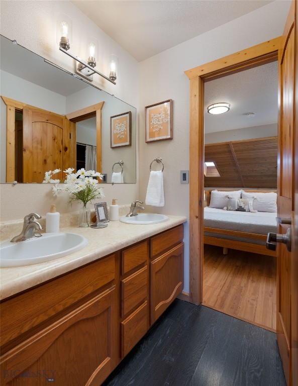 1601 W Olive Street 5