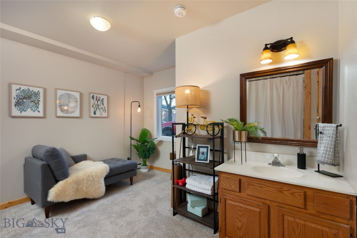 1601 W Olive Street 5