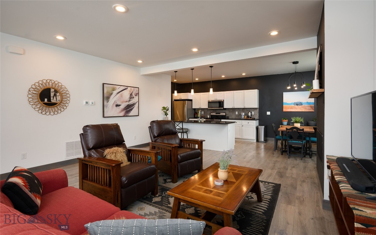 1097 Cassandra Lane A