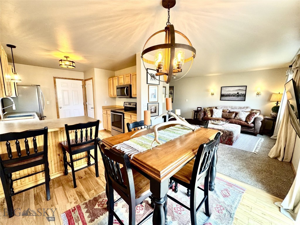 157 E Magnolia Drive