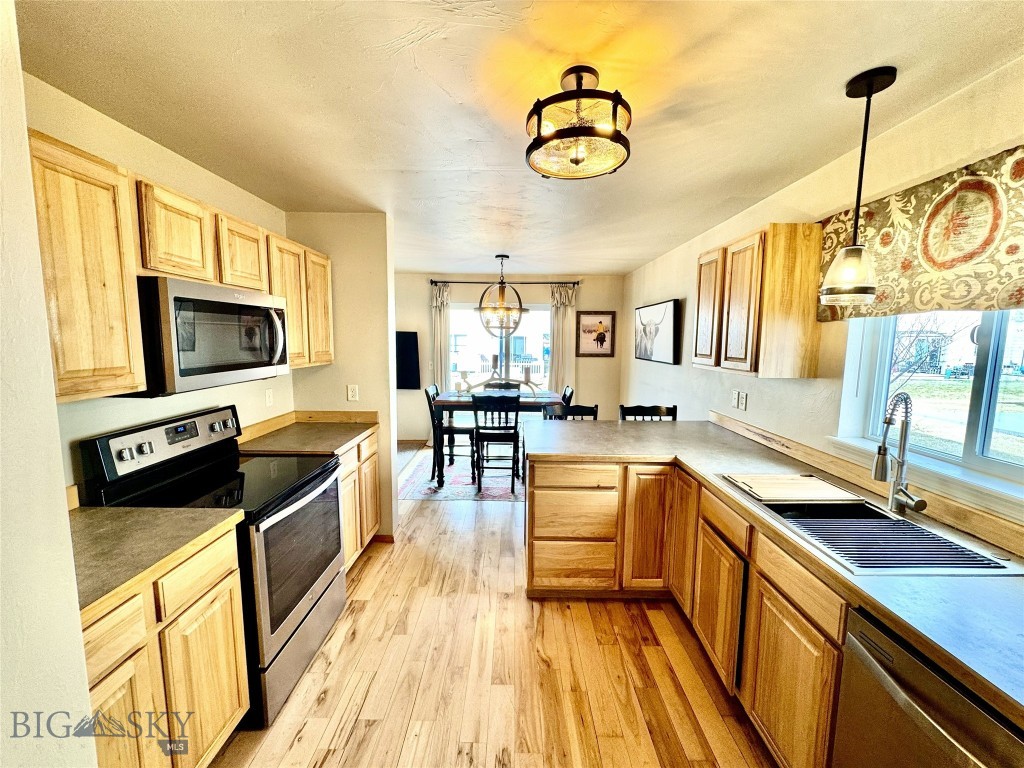 157 E Magnolia Drive