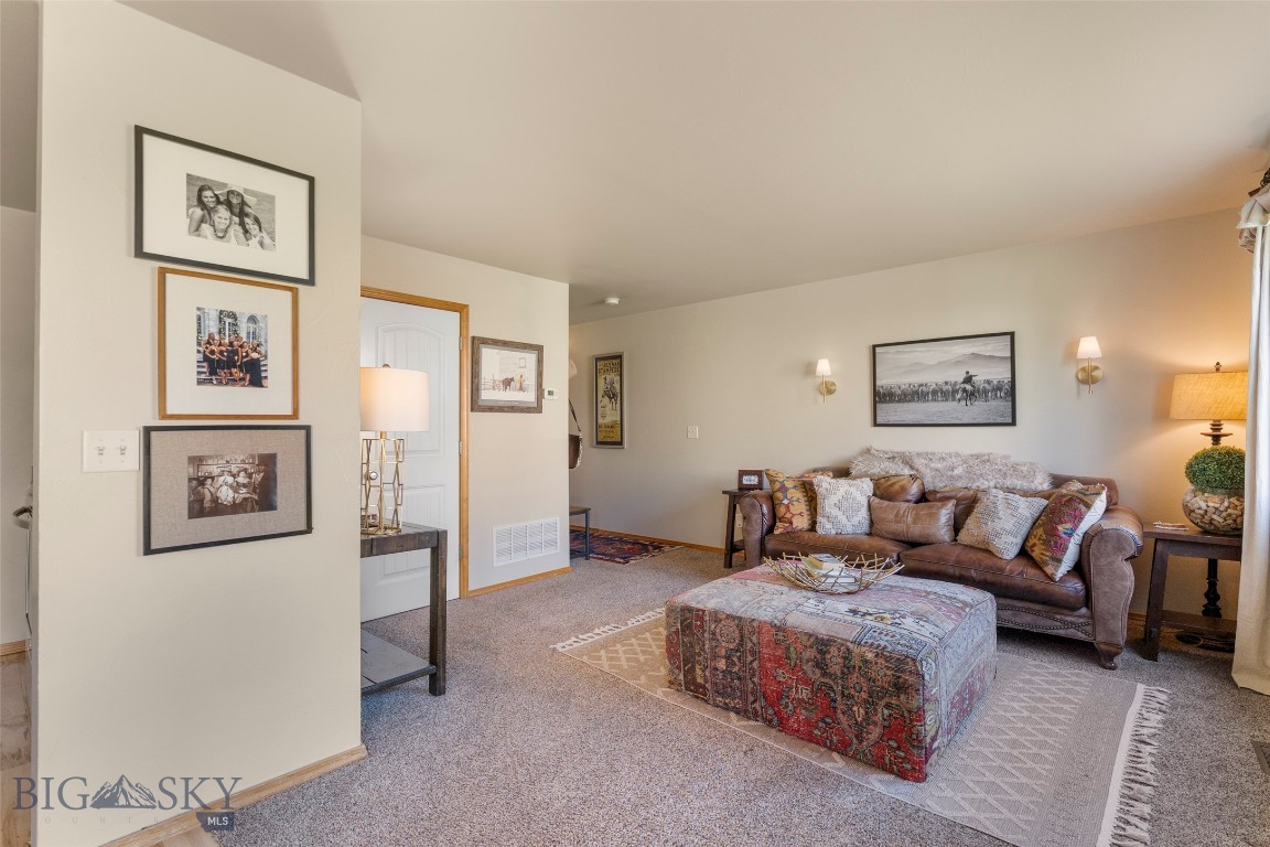 157 E Magnolia Drive