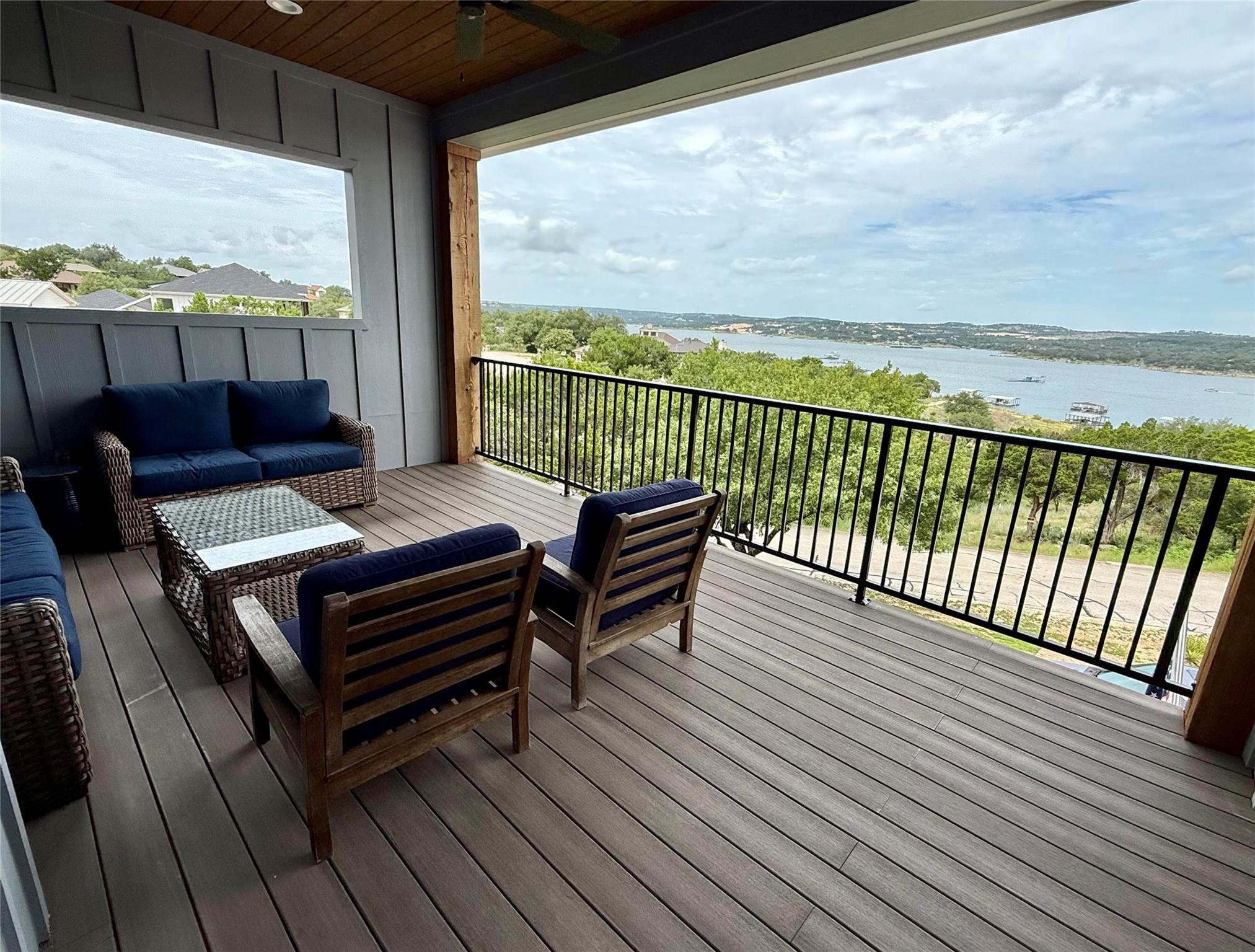 233 Lakefront DR