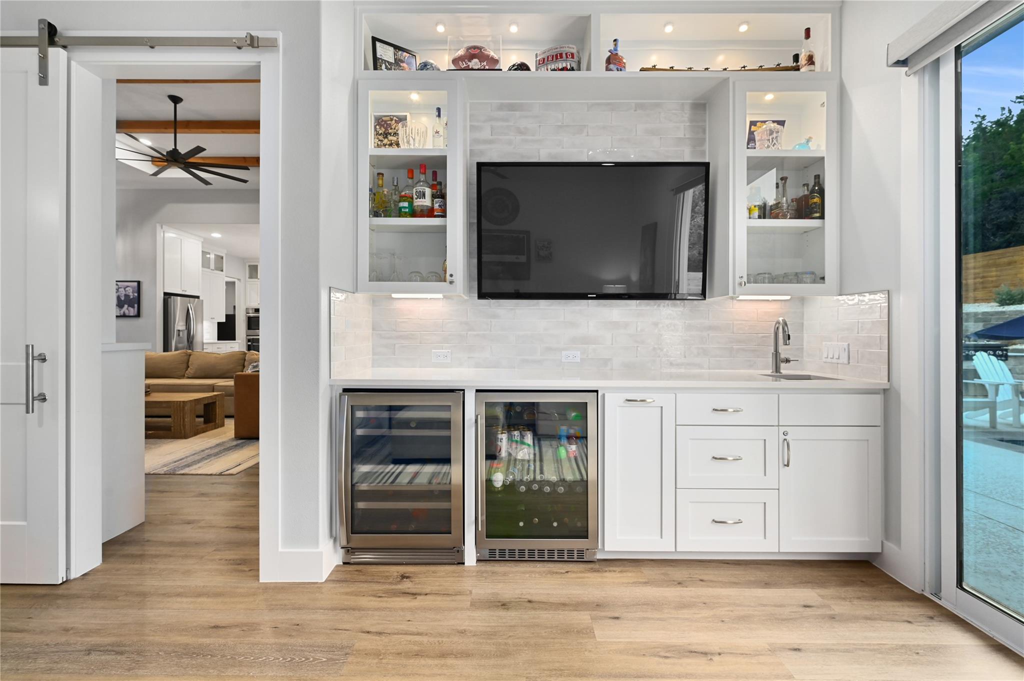 233 Lakefront DR