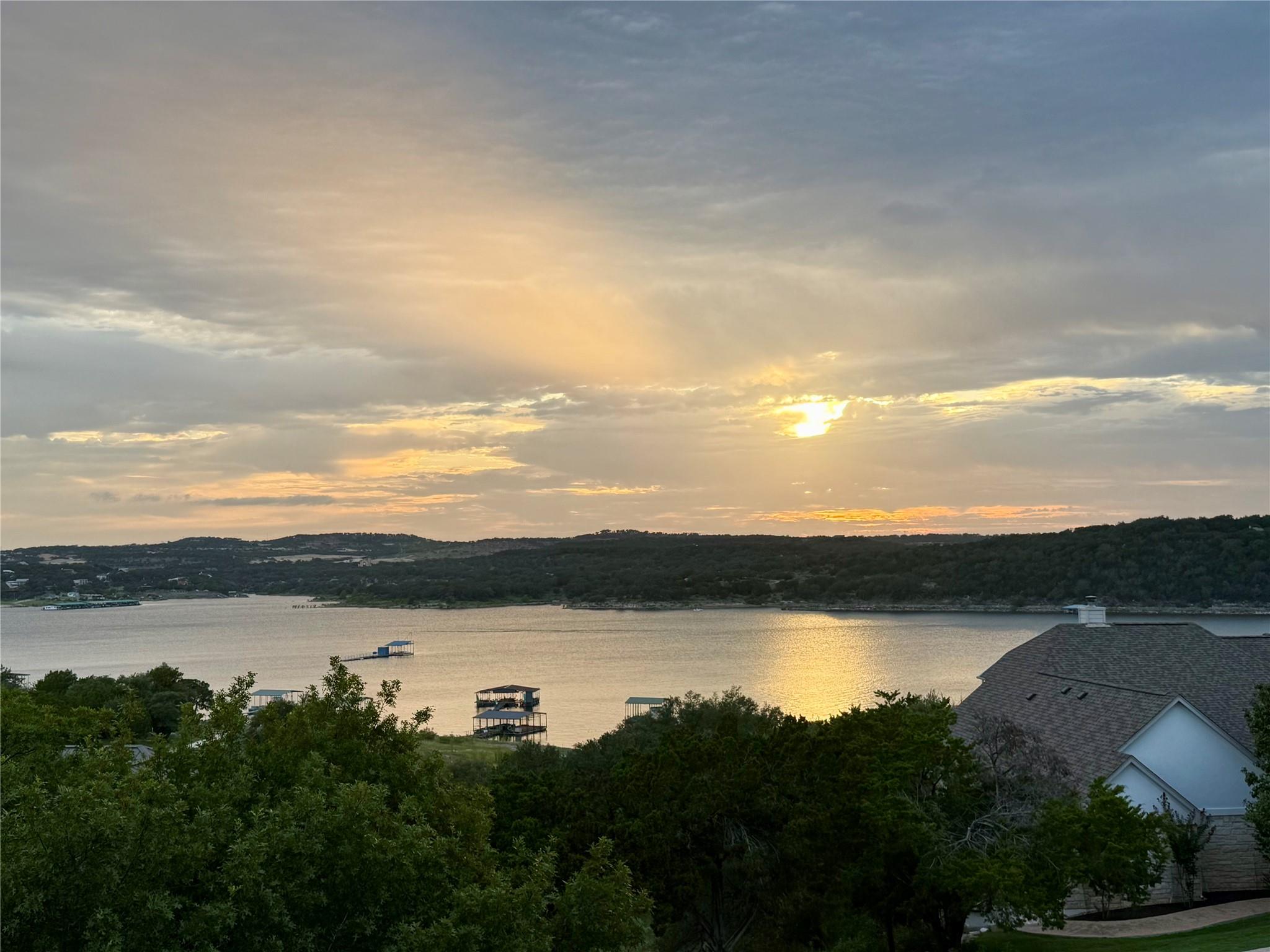 233 Lakefront DR