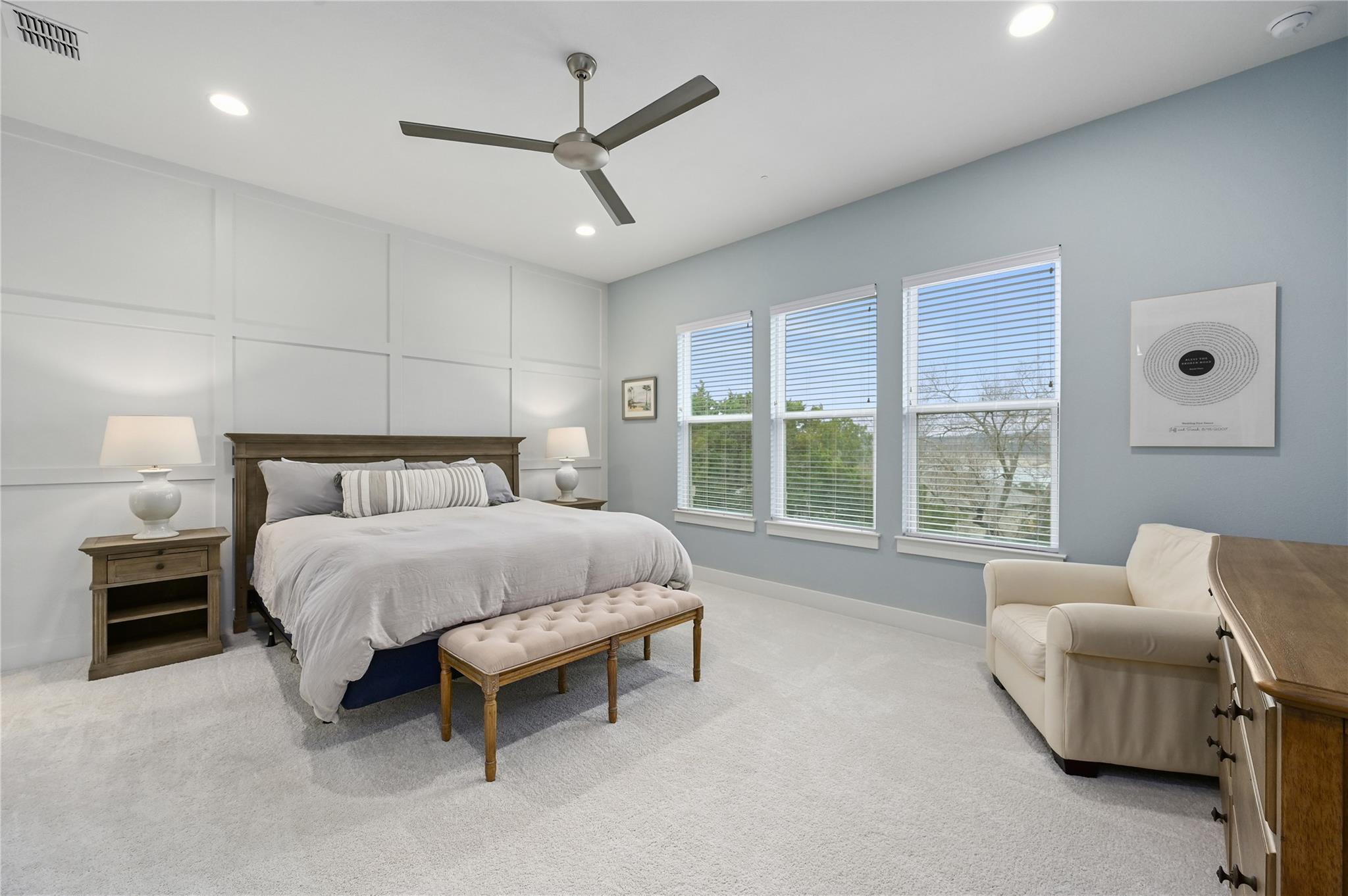 233 Lakefront DR