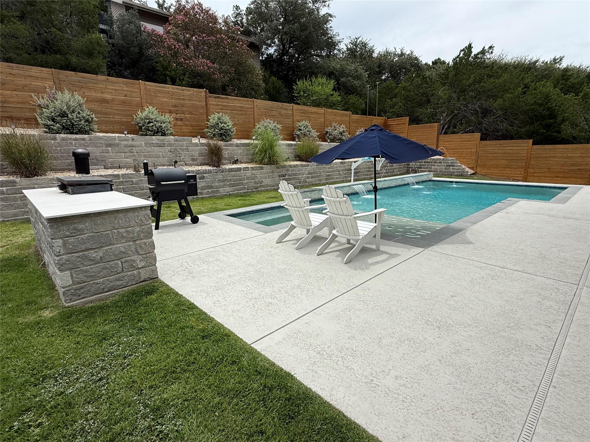 233 Lakefront DR