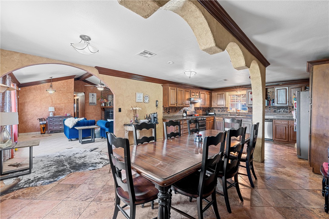 3433 W Tours Road