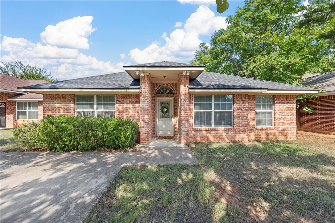129 N Lakeview Drive