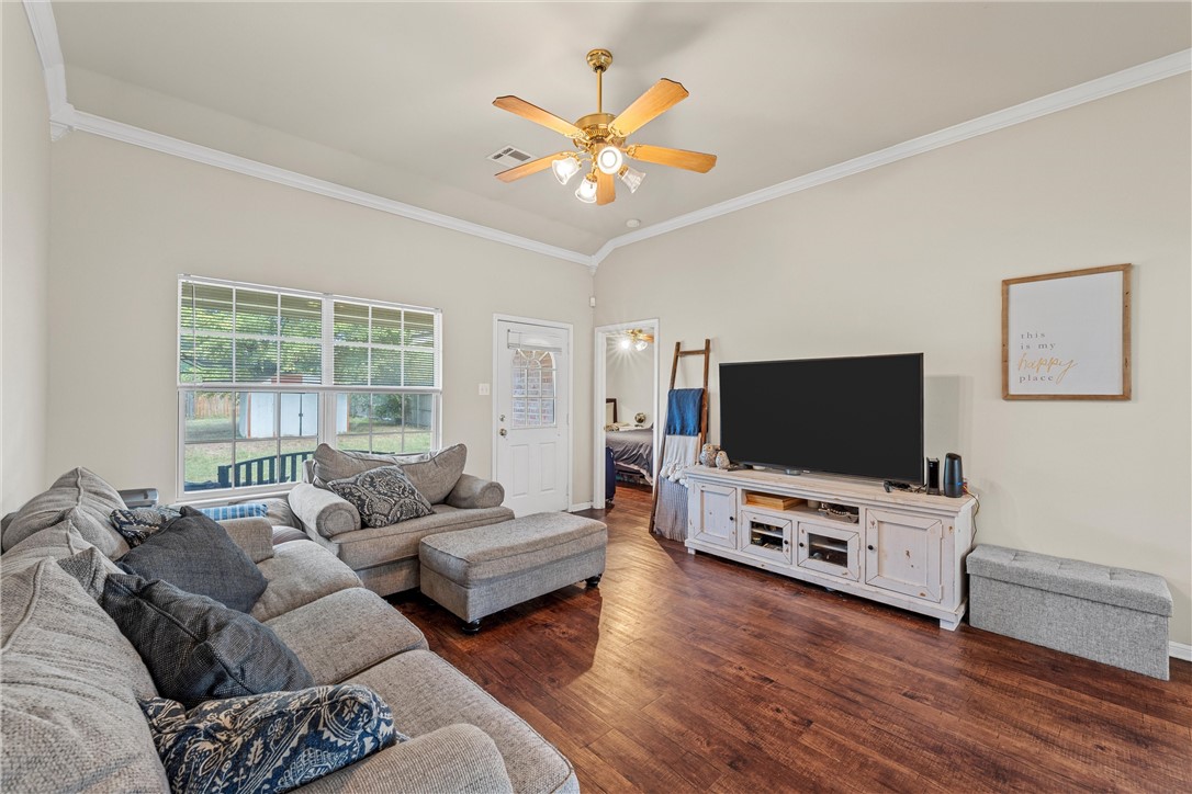 129 N Lakeview Drive