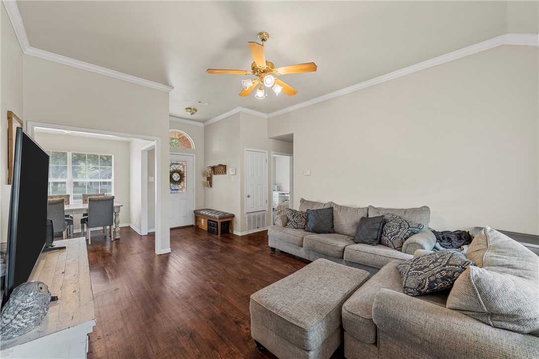 129 N Lakeview Drive