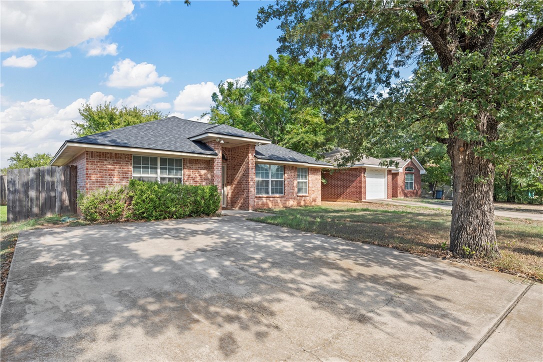 129 N Lakeview Drive